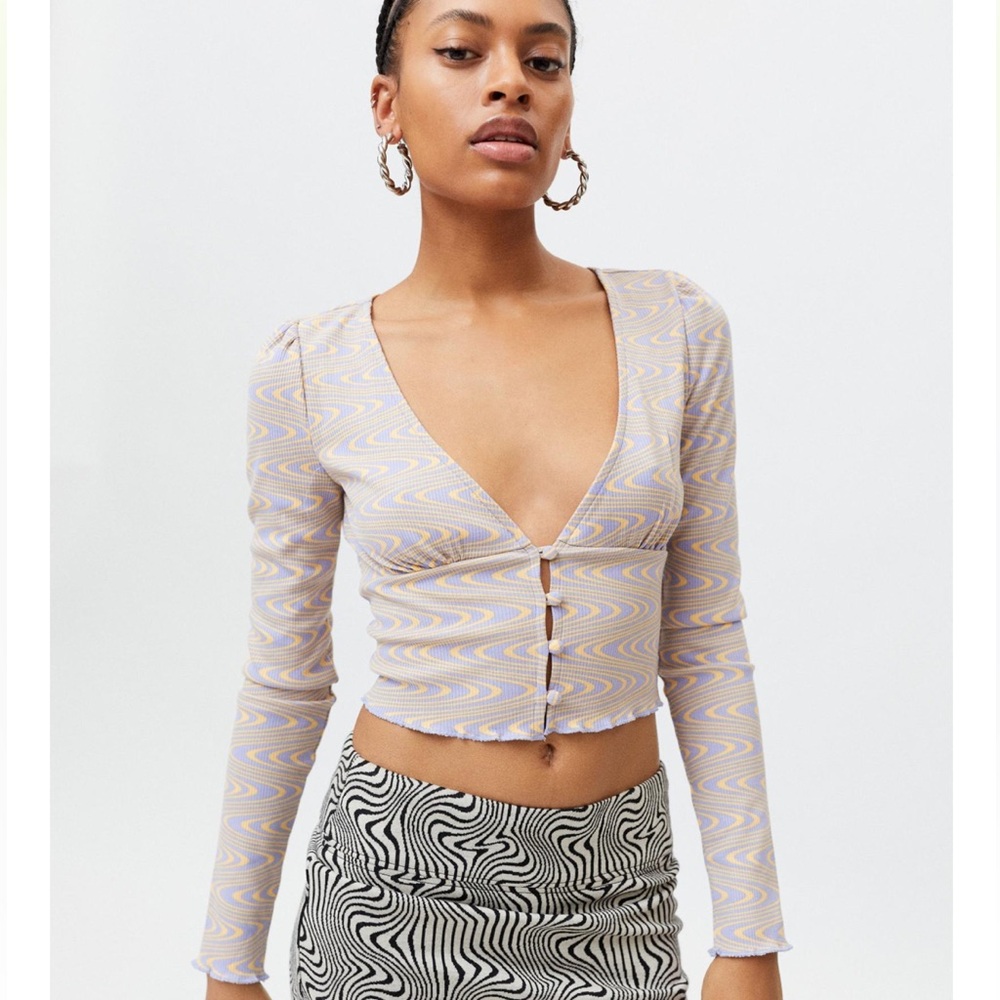UO Plunge V-Neck Button Abstract Print Crop Top
